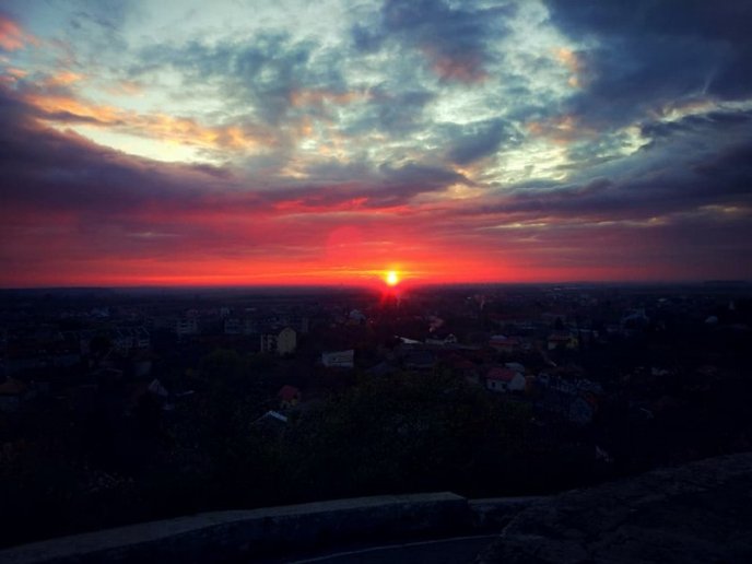 У мережі показали неймовірний захід сонця у Мукачеві – 02