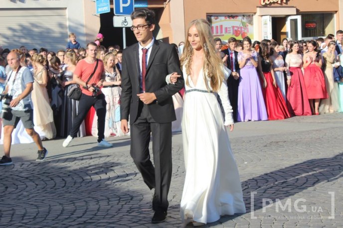 У Мукачеві нагородили випускників-медалістів – 25