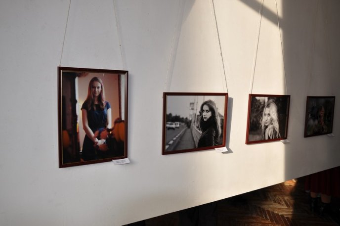 У Мукачеві відкрилась виставка студентів Закарпатського художнього інституту (ФОТОРЕПОРТАЖ) – 16