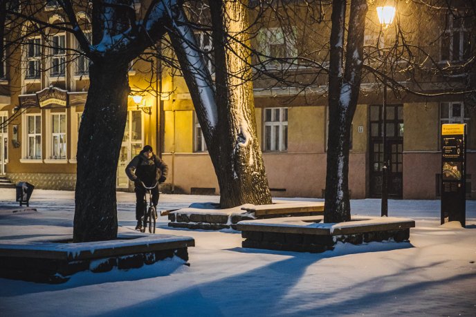 Неймовірна краса: у мережі опубліковано ранкові фото засніженого Ужгорода – 04