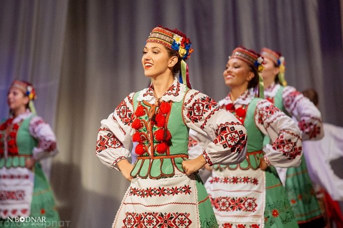 Відомий танцювальний колектив із Канади виступив в Ужгороді  – 11