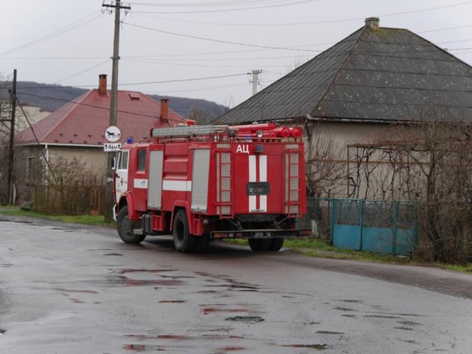 Через інтенсивний дощ в Ужгороді підтоплено кілька дворів – 01