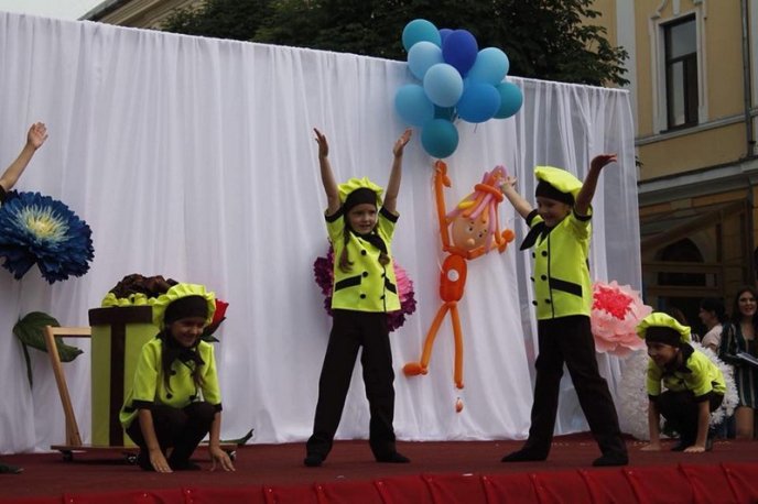 Маленькі мукачівці виступали у центрі міста – 07