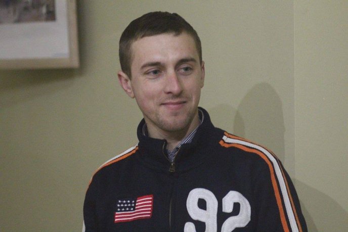 У галереї «Паланку» відкрили виставку військового художника, який малює перемогу – 01