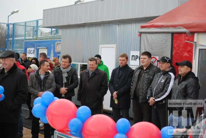 У Мукачеві урочисто відкрили льодову ковзанку (ФОТОРЕПОРТАЖ) – 13
