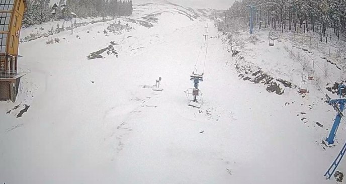 Гори замітає снігом: опубліковано фото – 04