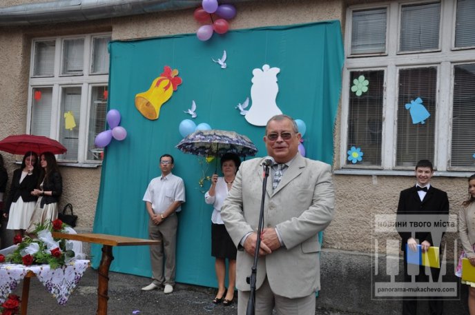 Свято "Останнього дзвоника" зібрало у Мукачівській ЗОШ №7 багато гостей (ФОТОРЕПОРТАЖ) – 27