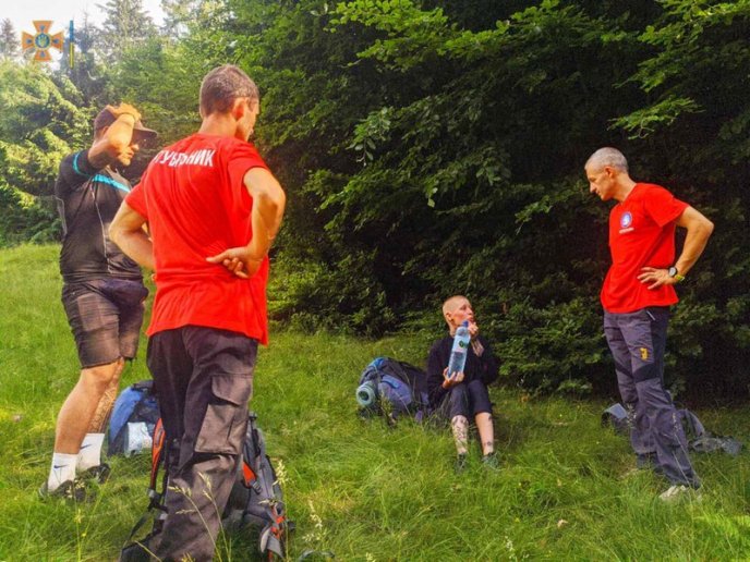 24-річна дівчина отримала сонячний удар в горах – 01