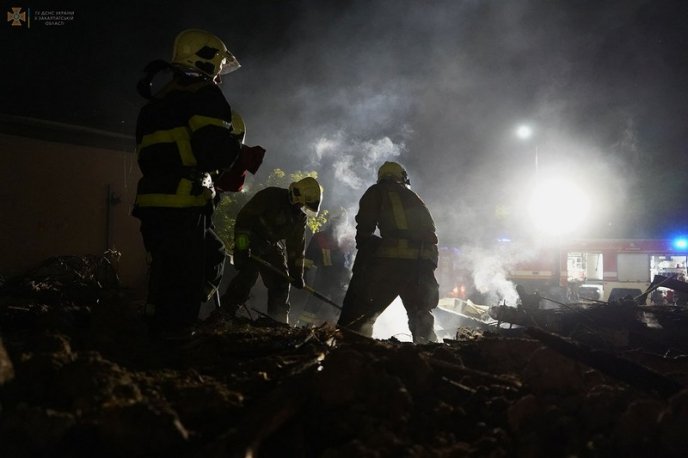 Вночі на Закарпатті пролунав вибух. Опубліковано фото з місця події – 08 Вночі на Закарпатті пролунав вибух. Опубліковано фото з місця події – 08