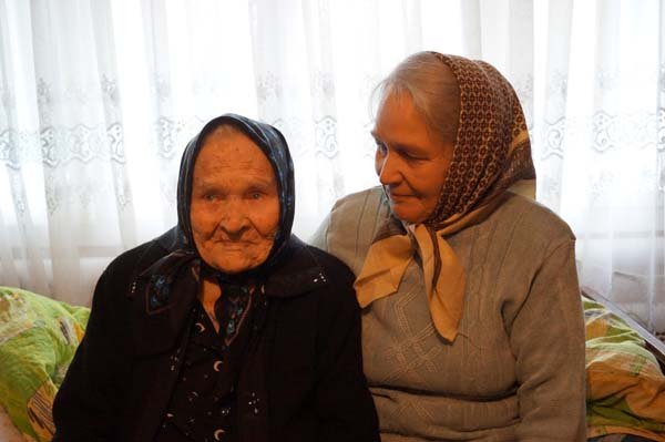 Найстарша мешканка Тячівщини Іляна Влад приймала вітання з 103-річчям – 05 Найстарша мешканка Тячівщини Іляна Влад приймала вітання з 103-річчям – 05