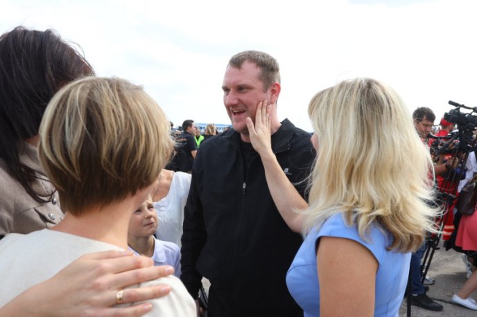 Історичні фото: як зустрічали полонених вдома – 13