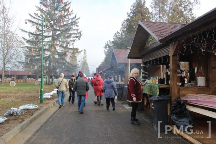 У Мукачеві стартував перший день фестивалю "Червене вино – 2016" – 02 У Мукачеві стартував перший день фестивалю "Червене вино – 2016" – 02