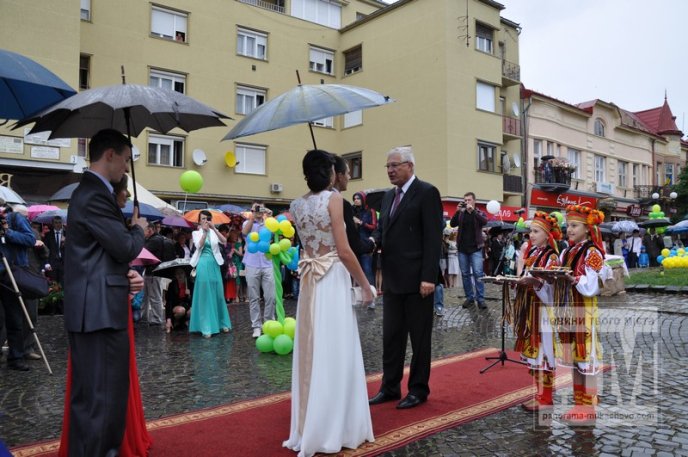 Парад випускників в центрі Мукачева: як це було (ФОТО) – 42