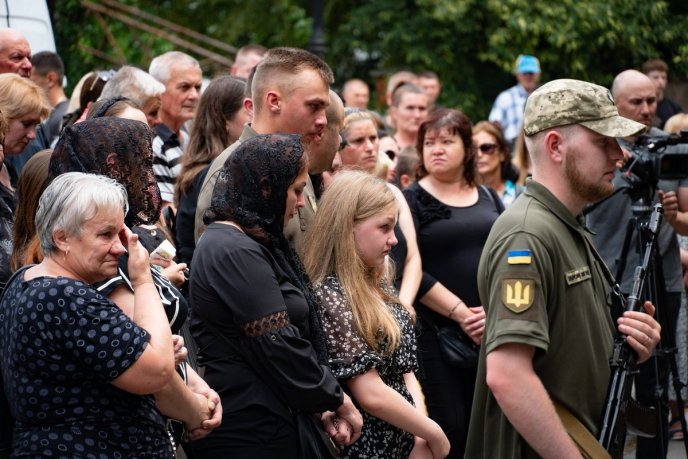 Загинули в один день: на Закарпатті поховали двох військових – 08 Загинули в один день: на Закарпатті поховали двох військових – 08