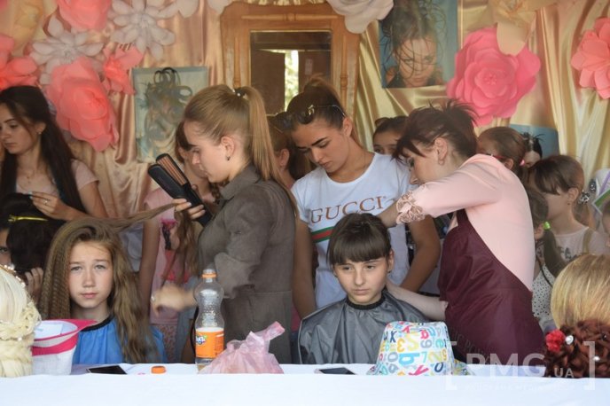 У парку "Перемоги" в Мукачеві влаштували свято для дітей – 17