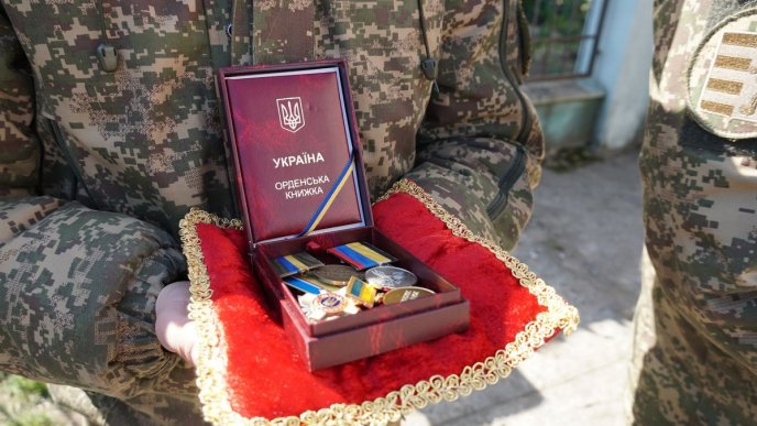 У Мукачеві попрощалися з воїном, який загинув, захищаючи Маріуполь – 03