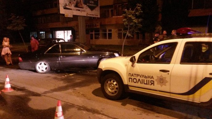 Нічна ДТП в Ужгороді: авто перекинулося – 03