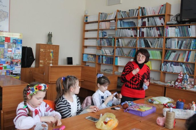 В Ужгороді відзначили Міжнародний день лялькаря – 03