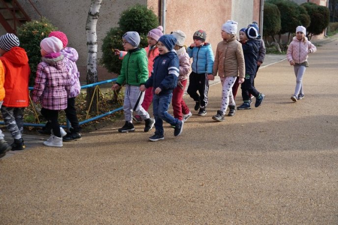 В одному з дитсадків Мукачева провели благоустрій території – 01 В одному з дитсадків Мукачева провели благоустрій території – 01