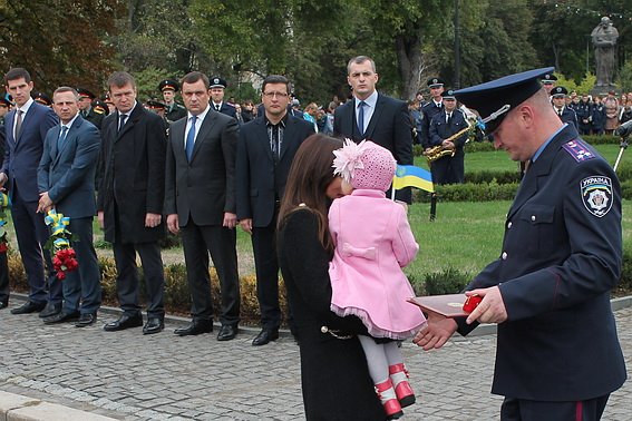 Ужгородці урочисто відзначили День захисника України – 05