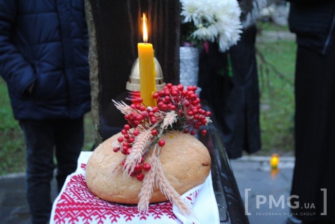 Мукачівці вшанували пам’ять жертв Голодоморів 1932-33-х років – 13