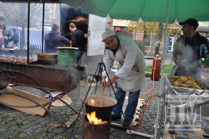 День Святого Мартина у Мукачеві: смачні наїдки, запашне вино і насичена культурна програма (ФОТО) – 02