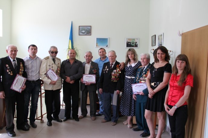 Ветеранів Великої вітчизняної війни зібрали, щоб послухати про війну та привітати зі святом (ФОТО) – 23