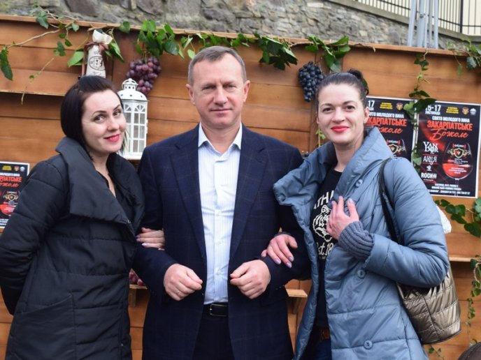 В Ужгороді триває фестиваль молодого вина “Закарпатське Божоле” – 34