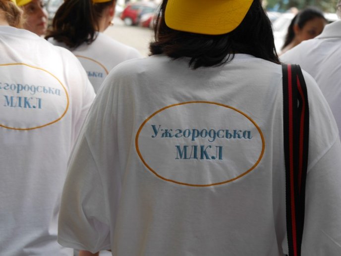 Понад 40 медиків бігали в центрі Ужгорода – 08