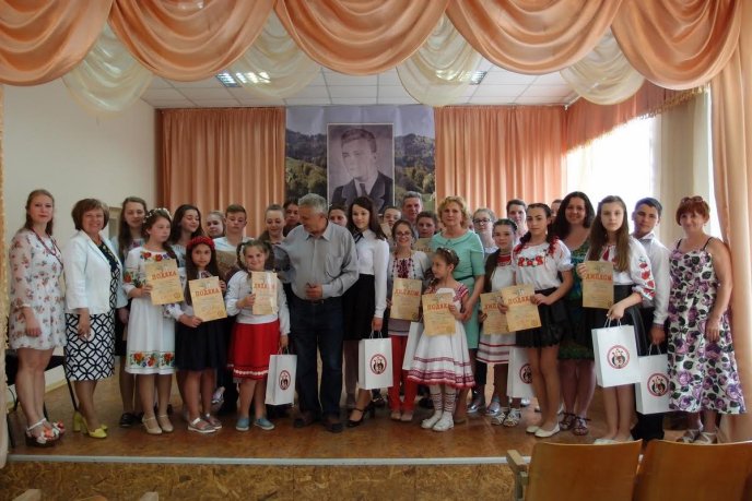 До селища Середнє з різних куточків краю з’їхалася талановита дітвора – 09