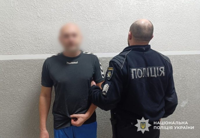 Чоловік напав на мукачівця з ножем