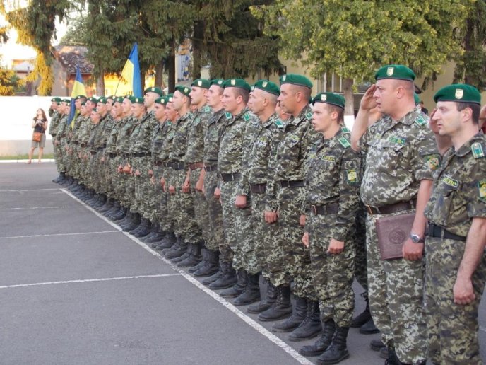 Закарпатських прикордонників, які повернулися зі Сходу України, зустрічали як Героїв (ФОТО) – 04