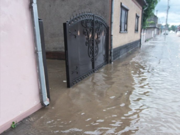 Наслідки зливи у Хусті шокували закарпатців – 07