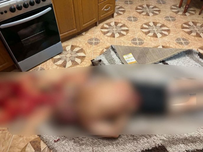 Тіло чоловіка виявили на кухні квартири / фото: Берегівська СЕМД