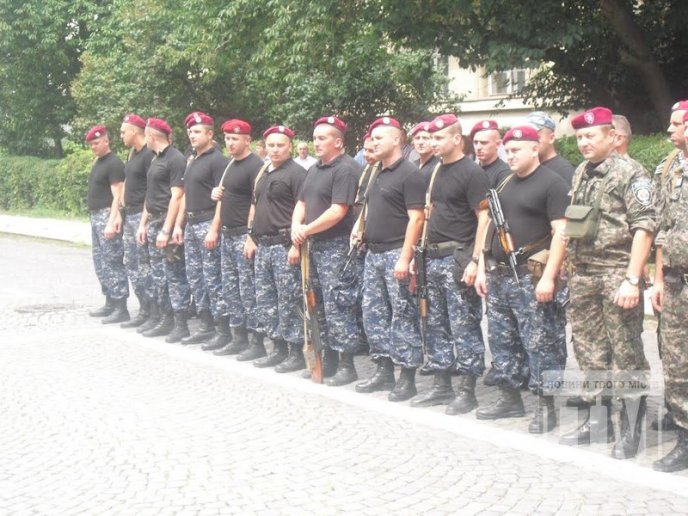 В Ужгороді закарпатських правоохоронців проводжали у зону АТО (ФОТО) – 02
