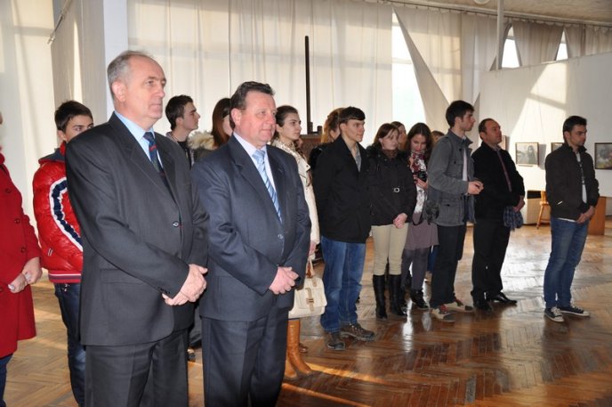 У Мукачеві відкрилась виставка студентів Закарпатського художнього інституту (ФОТОРЕПОРТАЖ) – 13