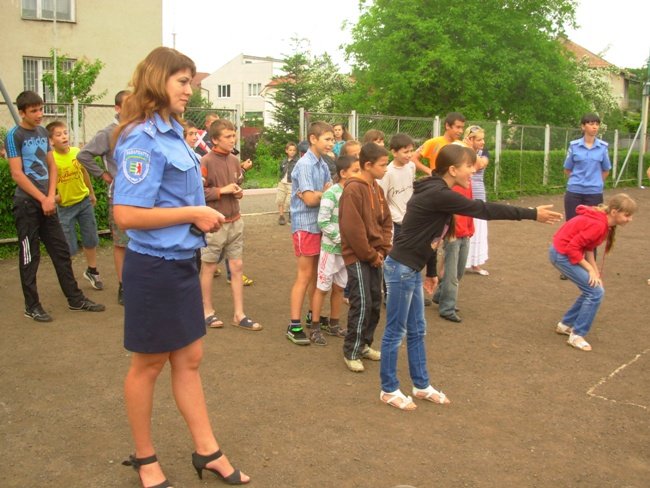 Мукачівські правоохоронці поздоровили вихованців школи-інтернату (ФОТО) – 07