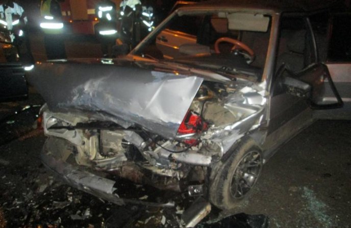 Нові деталі масштабної нічної ДТП в Ужгороді: троє людей в лікарні – 02