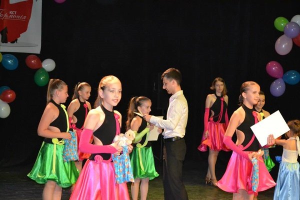 Берегівський колектив "Гармонія" показав місцевій публіці звітний концерт – 05