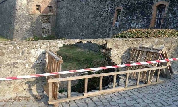 В Ужгородському замку обвалилася середньовічна стіна – 02