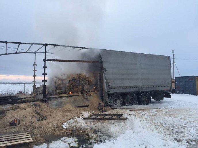 Нові деталі пожежі біля Ракошина: від російської вантажівки нічого не залишилось – 04