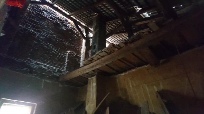 У центрі Ужгорода у приватному будинку обвалилася стеля – 02