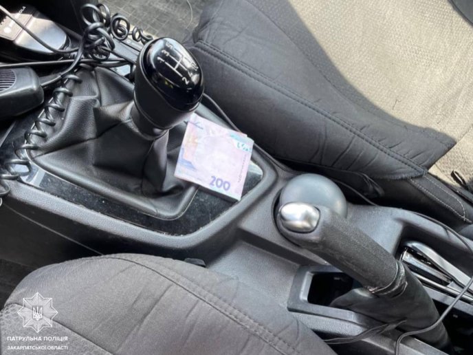 На Берегівщині патрульним пропонували хабар – 02