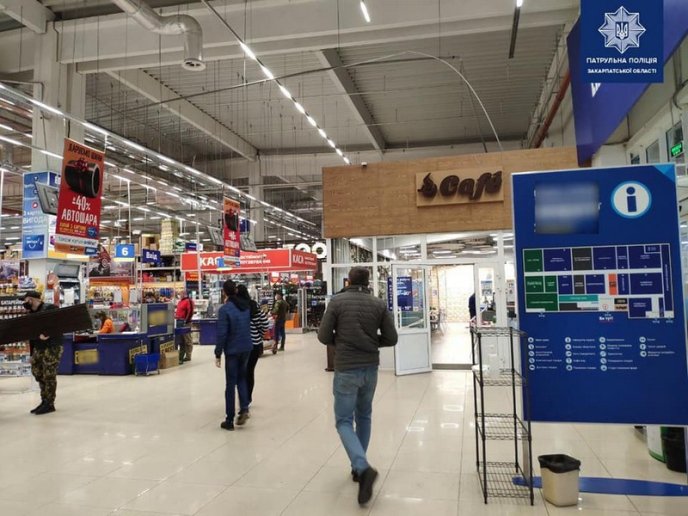 Карантин в Ужгороді: у трьох торгових центрах виявили порушення – 03