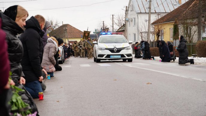 Мукачівська громада попрощалась із молодим Героєм – 01