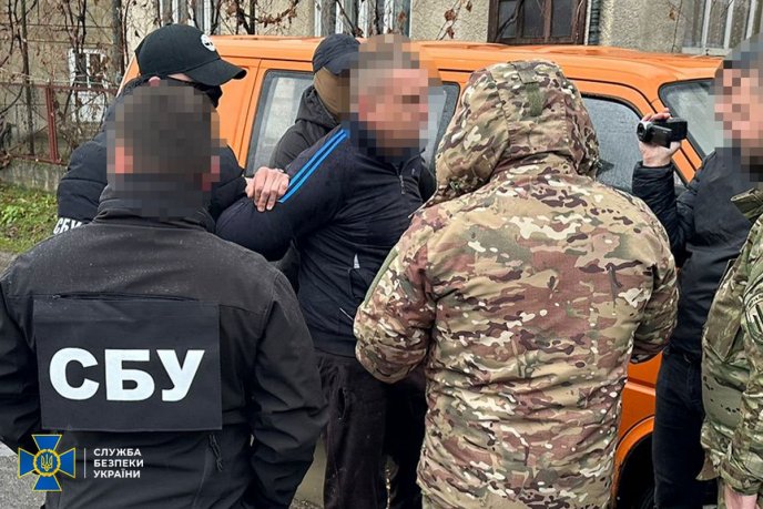 На Закарпатті викрили злочинну групу, яка за хабарі «списувала» ухилянтів із військового обліку – 01 На Закарпатті викрили злочинну групу, яка за хабарі «списувала» ухилянтів із військового обліку – 01