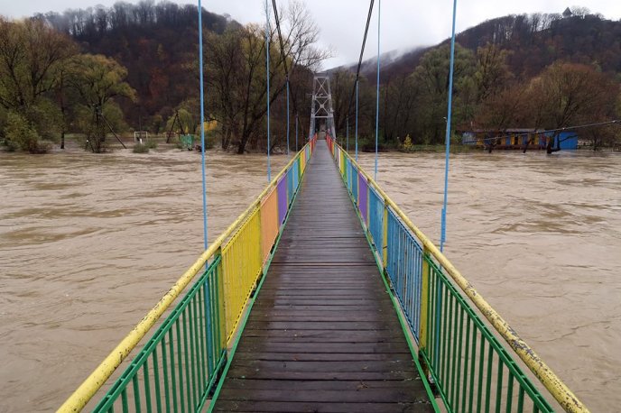 На Ужгородщині вода затопила три футбольних поля, земельні угіддя та пляж з будиночками в Оноківцях – 19 На Ужгородщині вода затопила три футбольних поля, земельні угіддя та пляж з будиночками в Оноківцях – 19