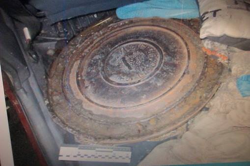  В Ужгороді поліцейські затримали подружжя, яке вчиняло злочин – 03