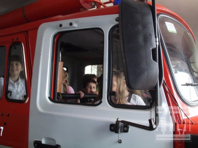 Мукачівські пожежники влаштували день відкритих дверей для школярів (ФОТОРЕПОРТАЖ) – 08