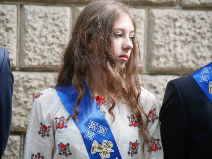 Як у лінгвістичній гімназії в Ужгороді останній дзвоник проходив – 04 Як у лінгвістичній гімназії в Ужгороді останній дзвоник проходив – 04